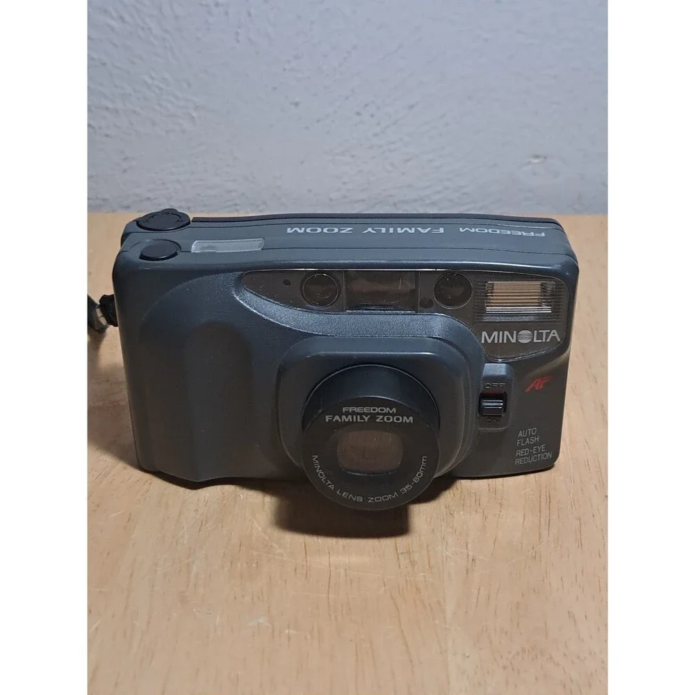 Minolta Freedom Family Zoom Point & Shoot Auto Focus AF 35mm Film Camera READ!!!